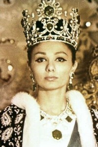 Kaiserin Farah Pahlavi war eine Gönnerin Nasrs.
